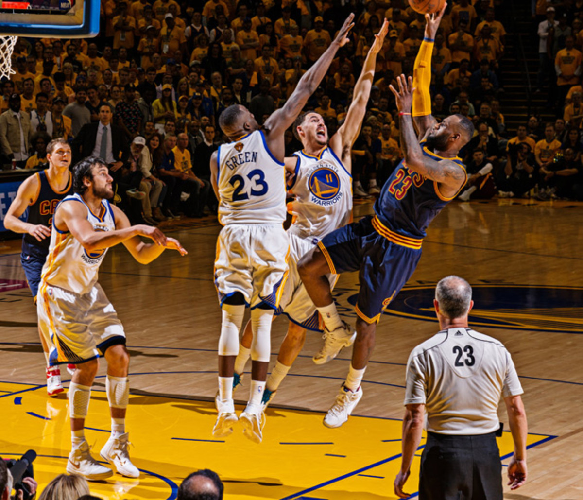 lebron-james-cavaliers-warriors-2015-nba-finals-game-1.jpg